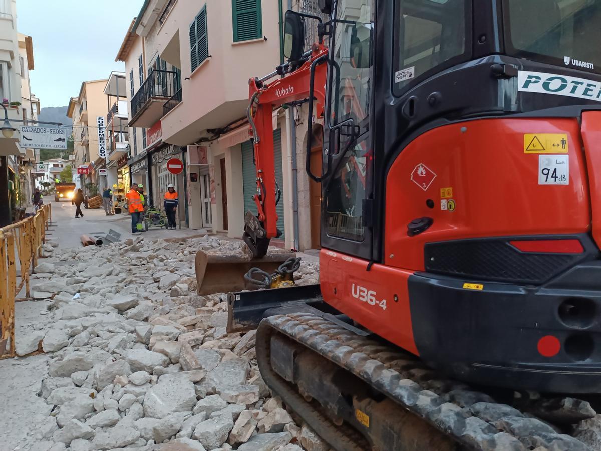 Entra en obras la calle más comercial del Port de Sóller