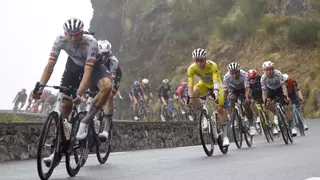 El neerlandés Arensman toca el cielo en Superbagnères y Pogacar sigue de amarillo