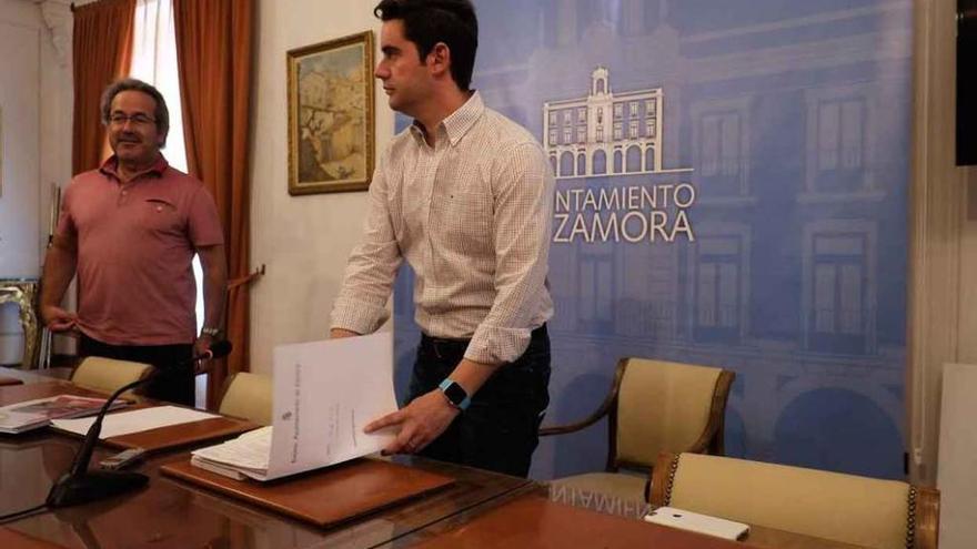 Guarido y Fagúndez presentan públicamente los detalles del pliego para contratar la ORA.