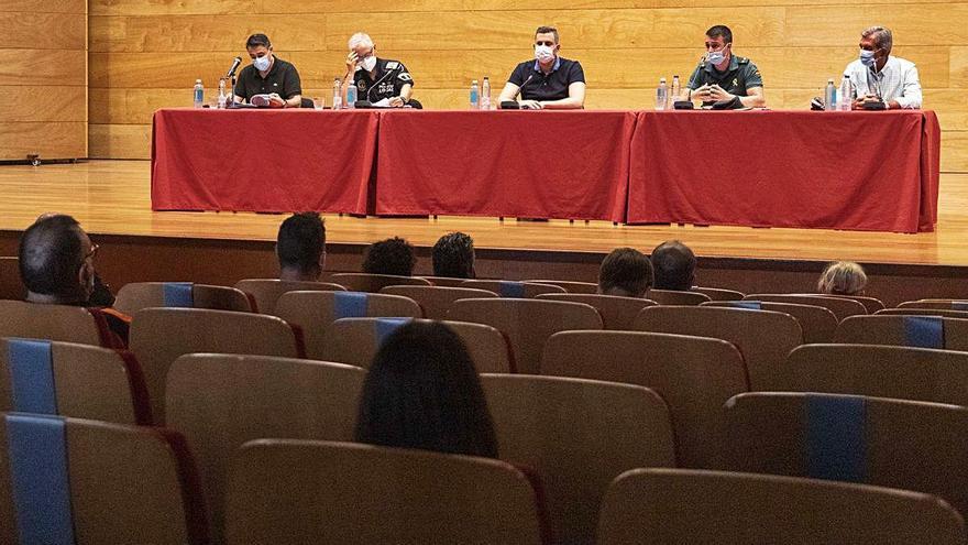 Reunión de los empresarios con las autoridades locales.