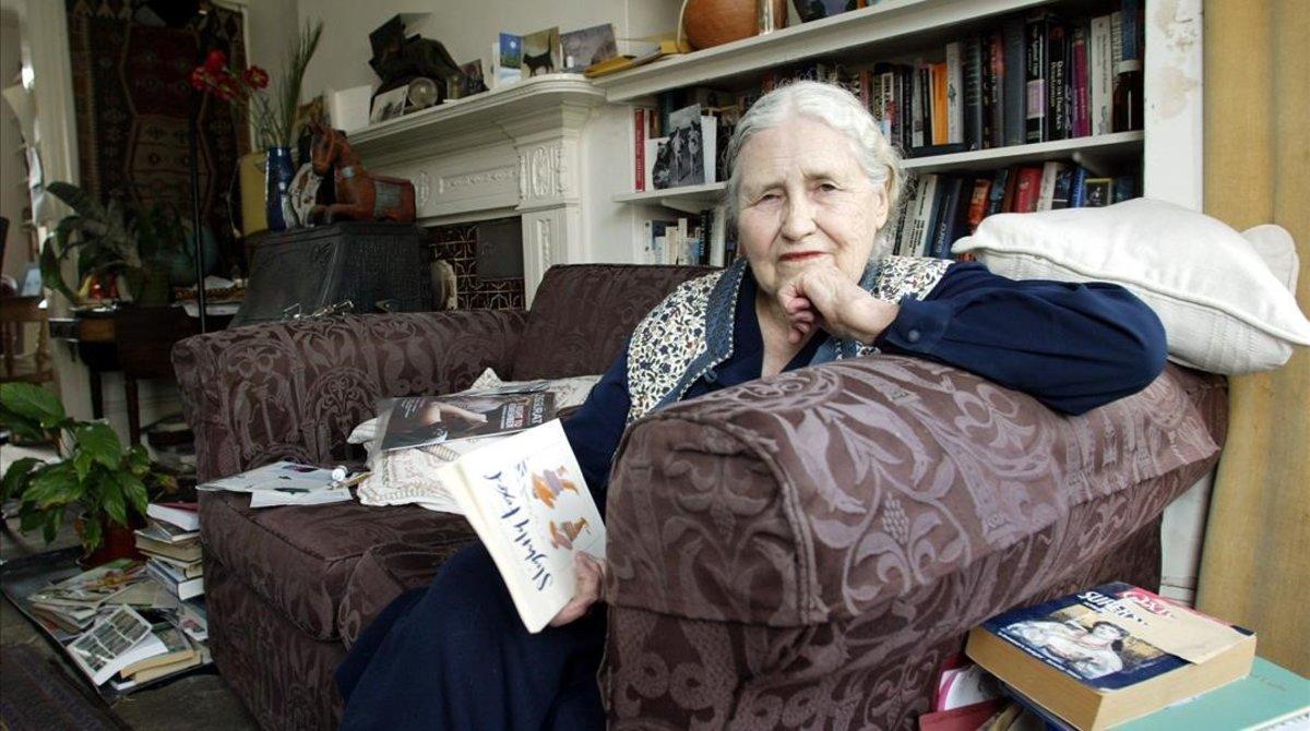 zentauroepp5253450 advance for sunday  oct  8    writer doris lessing  86  sits191017113855