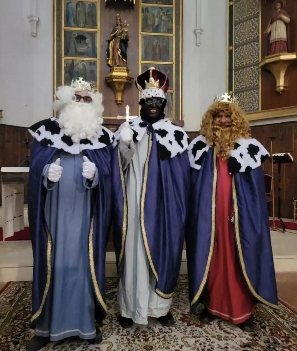 Los Reyes Magos reparten regalos e ilusión por toda la comarca