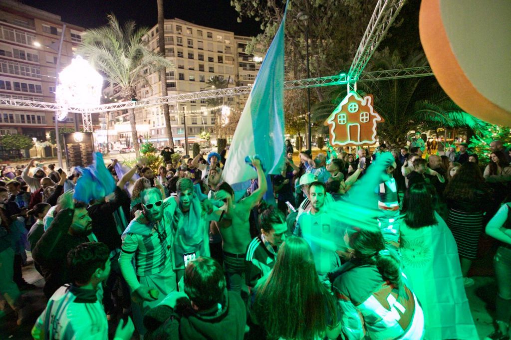 Aficionados argentinos en Murcia: partido, penaltis y celebración