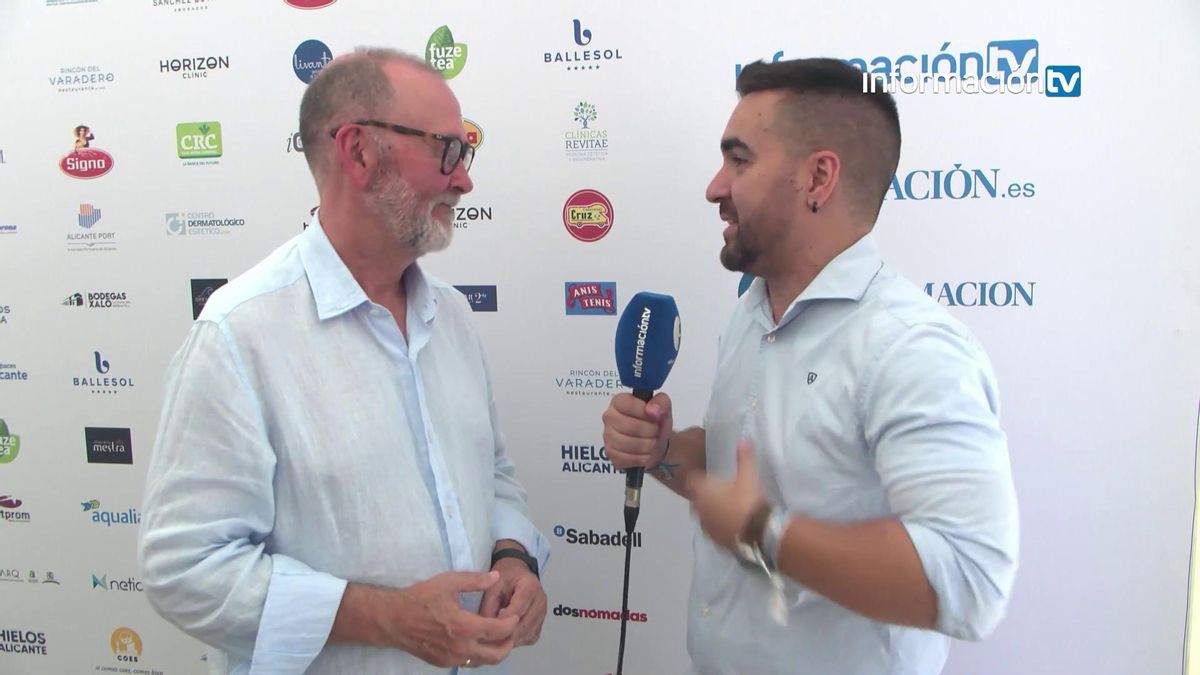 Juanjo Berenguer visita el Racó de Información TV en los Jardines de la Diputación