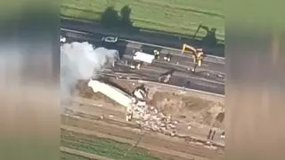 Un accidente entre tres camiones corta la autopista AP-7 en L’Aldea (Tarragona)