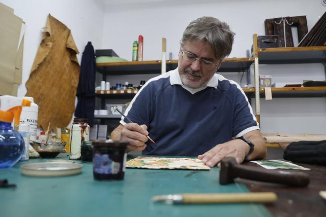 Córdoba busca la protección del cordobán y el guadamecí, tradiciones artesanales estrechamente ligadas a la historia de la Ciudad