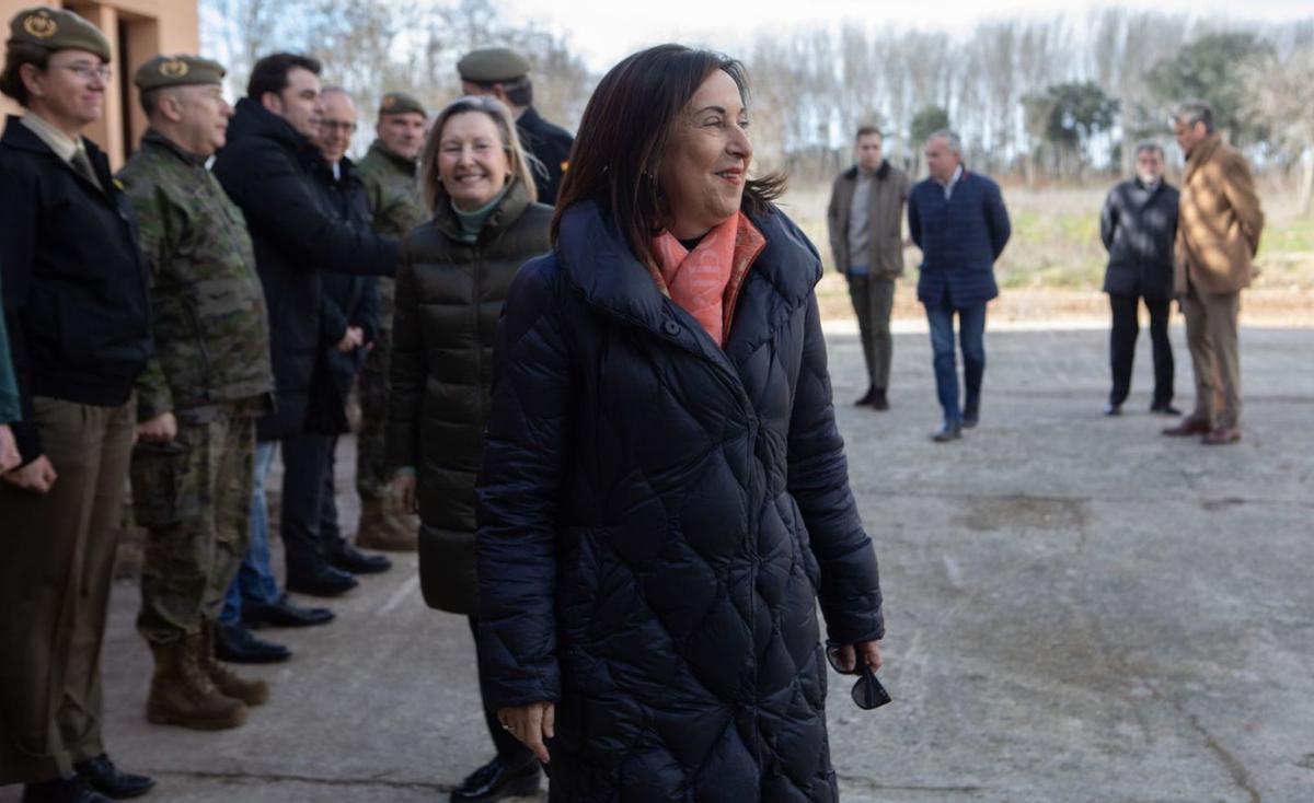 La ministra de Defensa, Margarita Robles, a su llegada al campamento de Monte la Reina. | Ana Burrieza