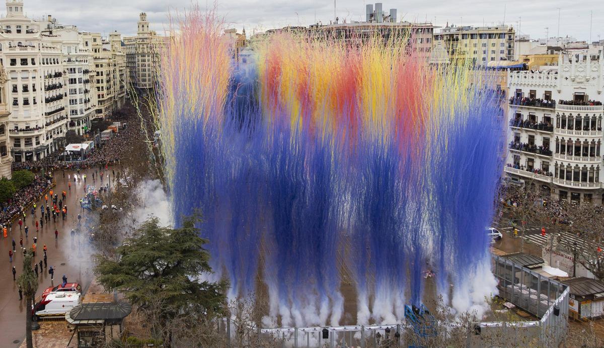 Mascletà y castillo son dos de las citas más destacadas en el calendario pirotécnico de las Fallas 2026 en València.