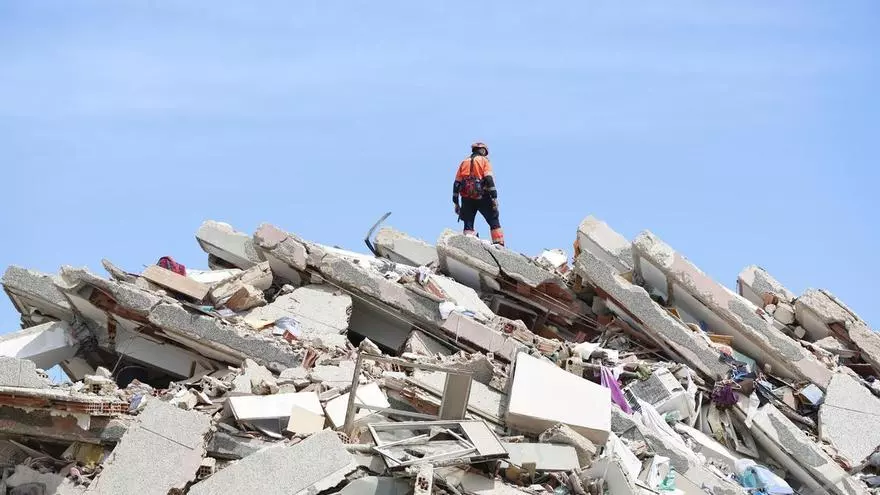 Impactantes imágenes aéreas de edificios destrozados tras los terremotos en Venezuela