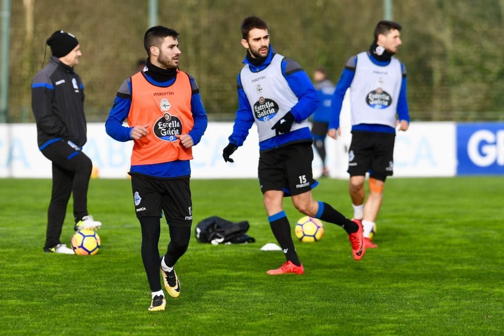 Lucas Pérez vuelve a entrenar con el grupo