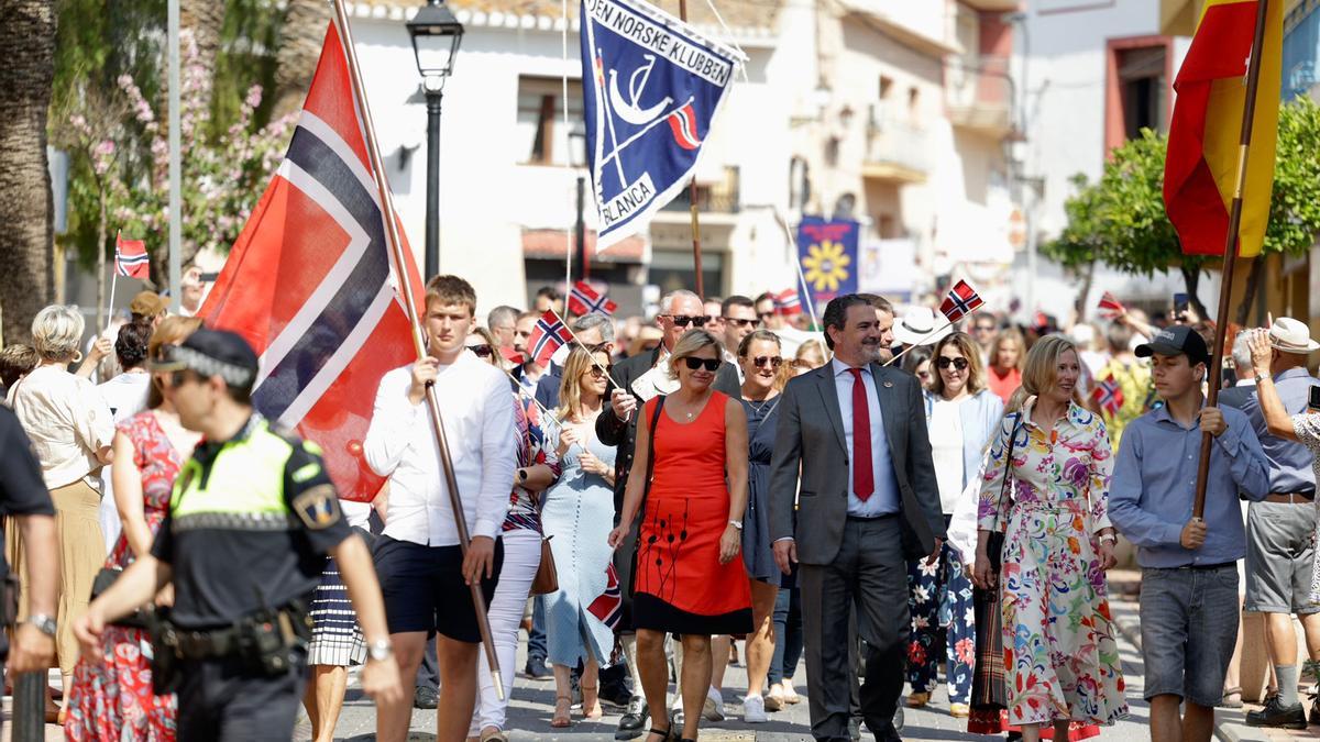 El desfile de este martes en l&#039;Alfàs del Pi.