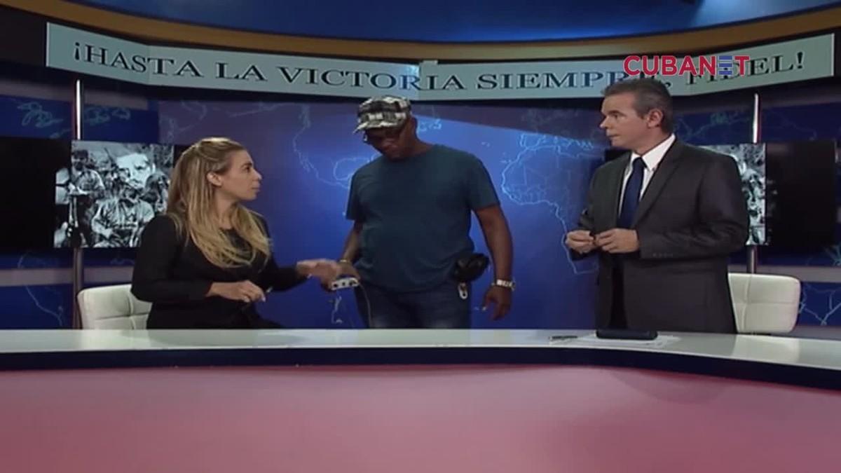 Un vídeo mostra dos presentadors de la televisió cubana discutint el veto a dir ’buenos días’.