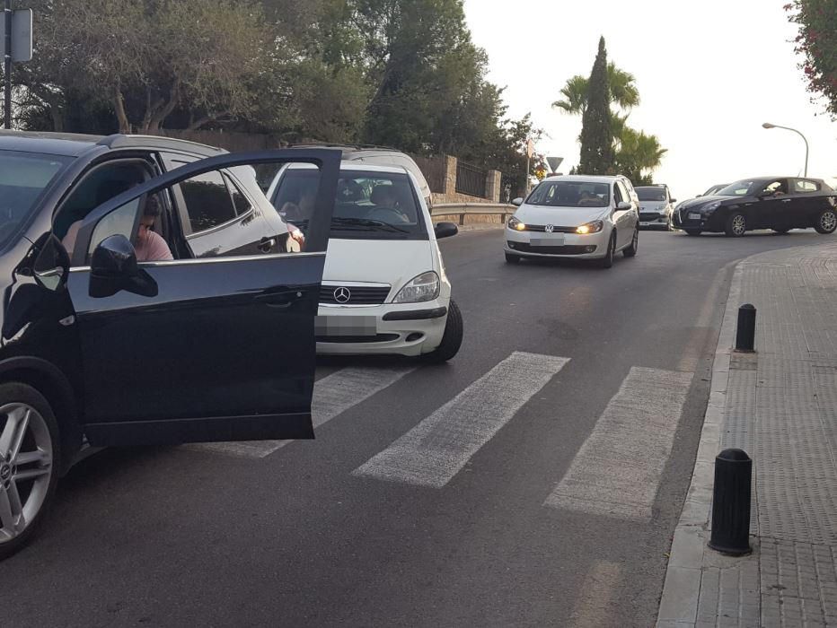 La avería de un autobús de la línea 3 de la EMT colapsa Illetes