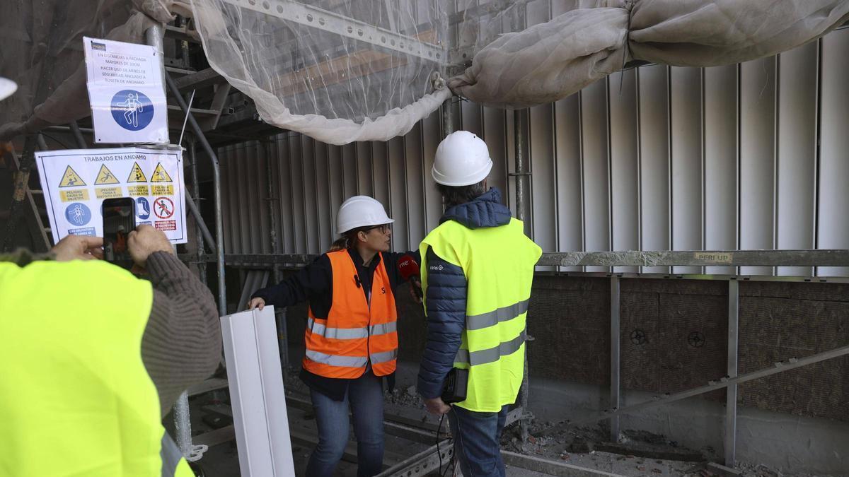 El edificio de Campanar incluye "cortafuegos internos" en la nueva fachada