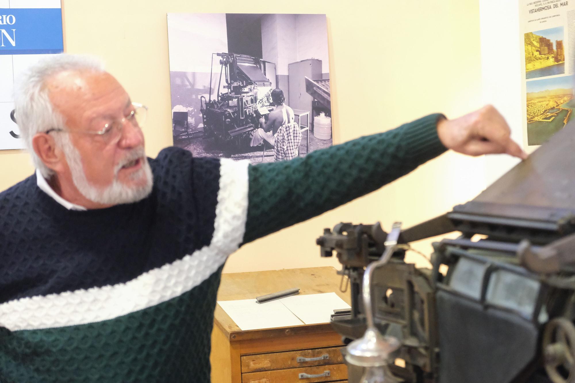 "Un taller de noticias", la nueva exposición del Museo Escolar de Puçol que recrea la antigua imprenta y redacción del Diario Información.