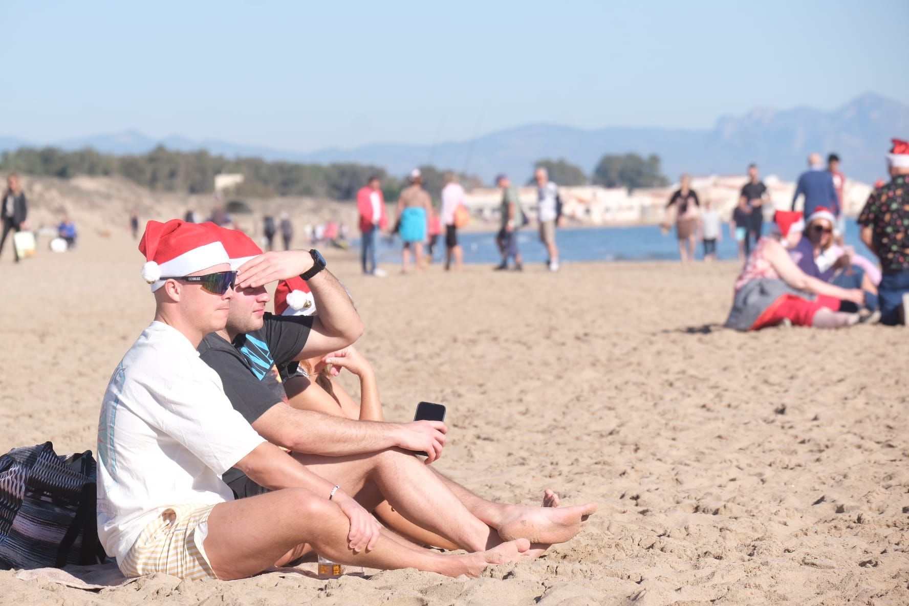 El día de Navidad en manga corta y en la playa en la provincia