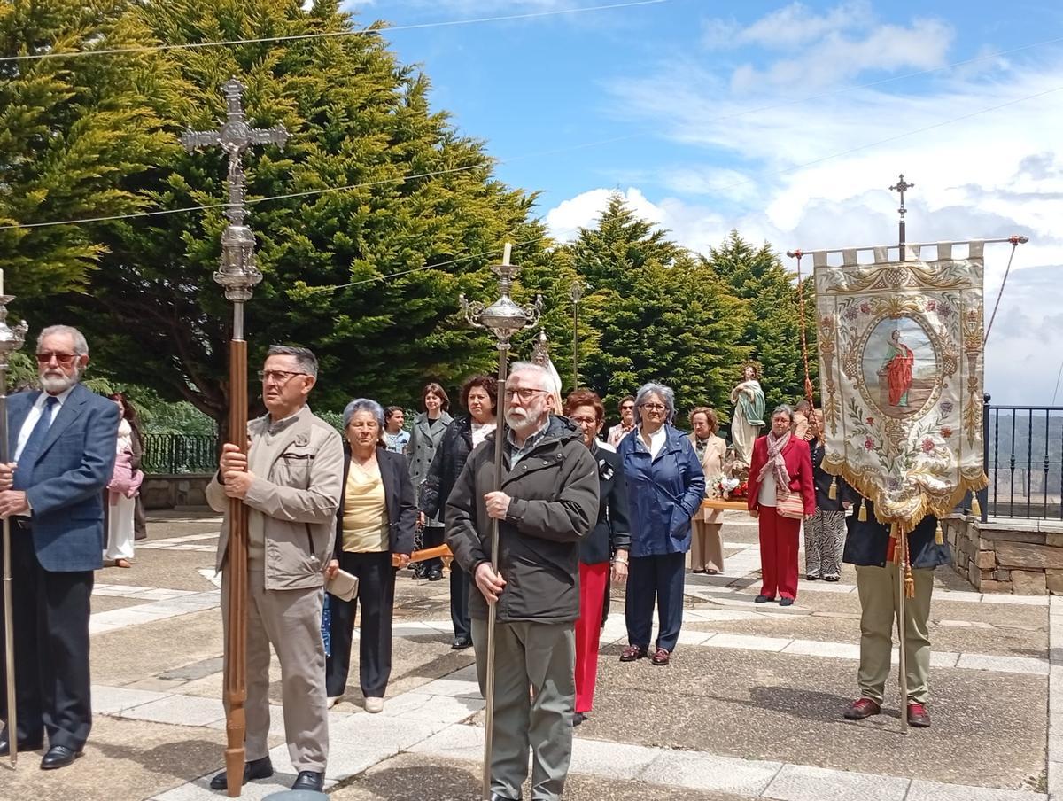 Procesión de Santa Bárbara, en Arrabalde.