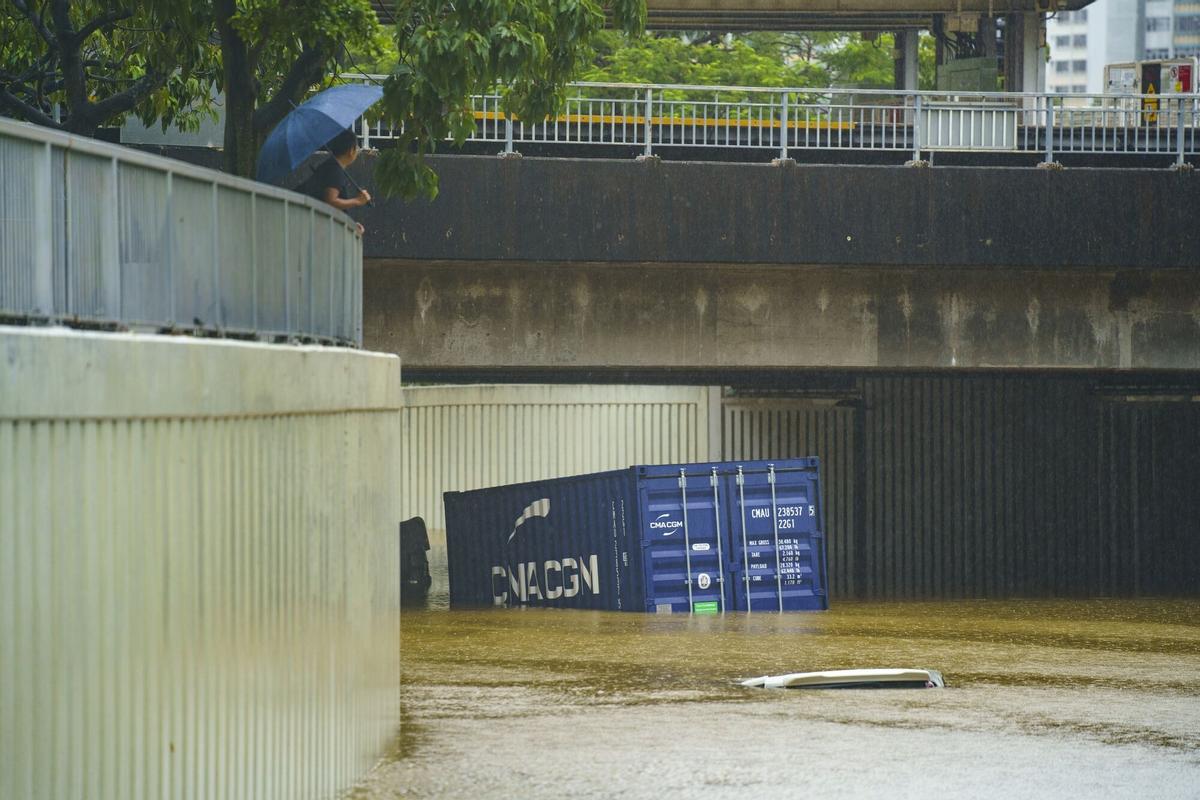 Hong Kong, gravemente inundado por el mayor temporal en 140 años