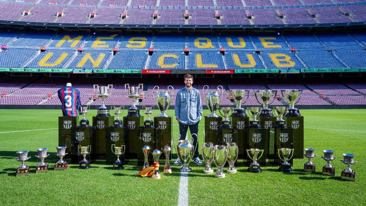 Gerard Piqué luce los 30 títulos conseguidos con la camiseta del Barça