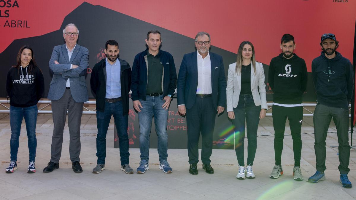 De izquierda derecha: María Obrero, Juan M. Gómez, Vicent Marzà, Tico Cervera, José Martí, Tania Baños, Borja Fernández y Aritz Egea, este jueves.