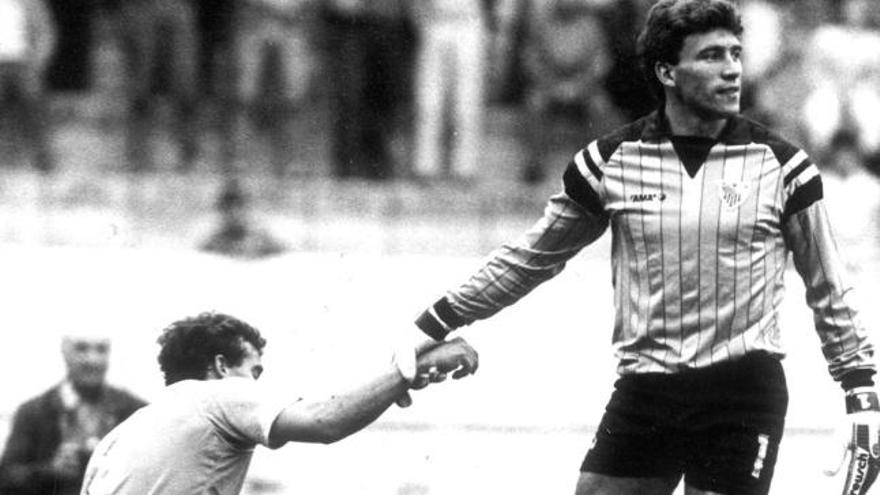 Paco Buyo, en un partido contra el Celta, cuando pertenecía al Sevilla F.C.