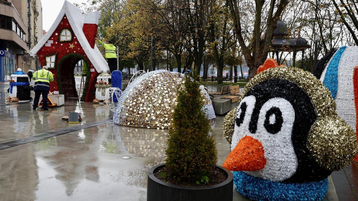 Los adornos en el parque del Muelle.