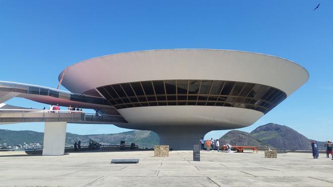 Oscar Niemeyer, arquitectura