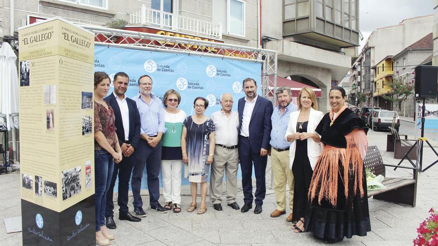 Asistentes al homenaje de Manuel Rodríguez en Salceda. // D.B.M.