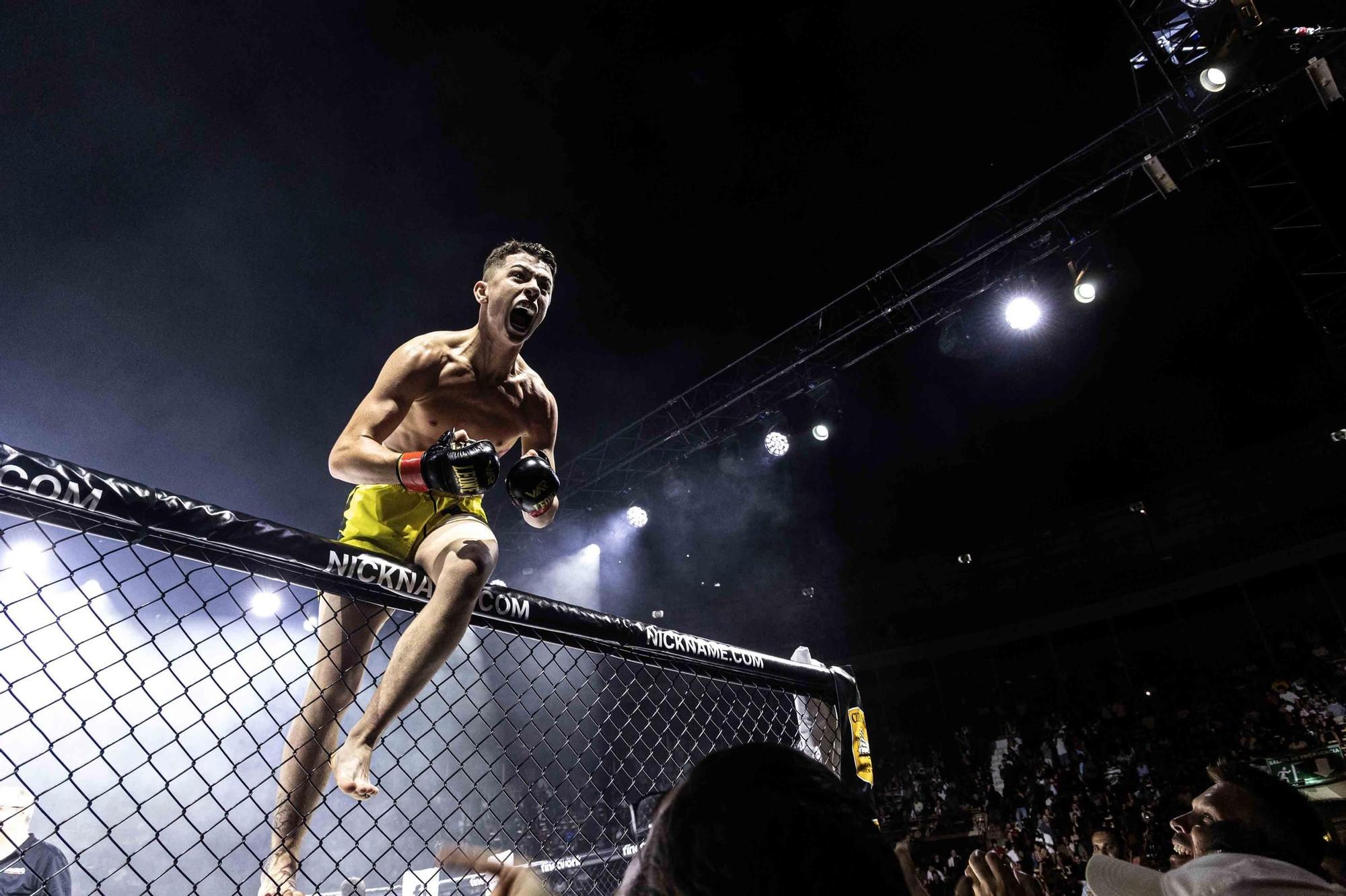 El espectáculo WAR MMA desata la locura en Plaza de Toros de Alicante