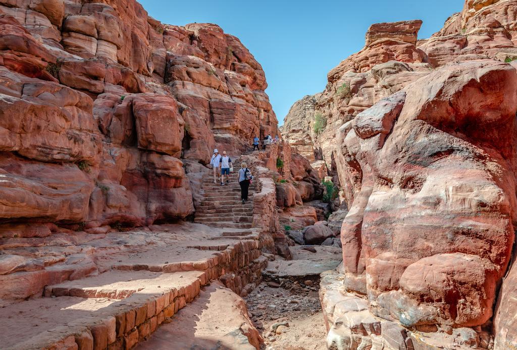 Es recomendable realizar la ruta con un experto local.