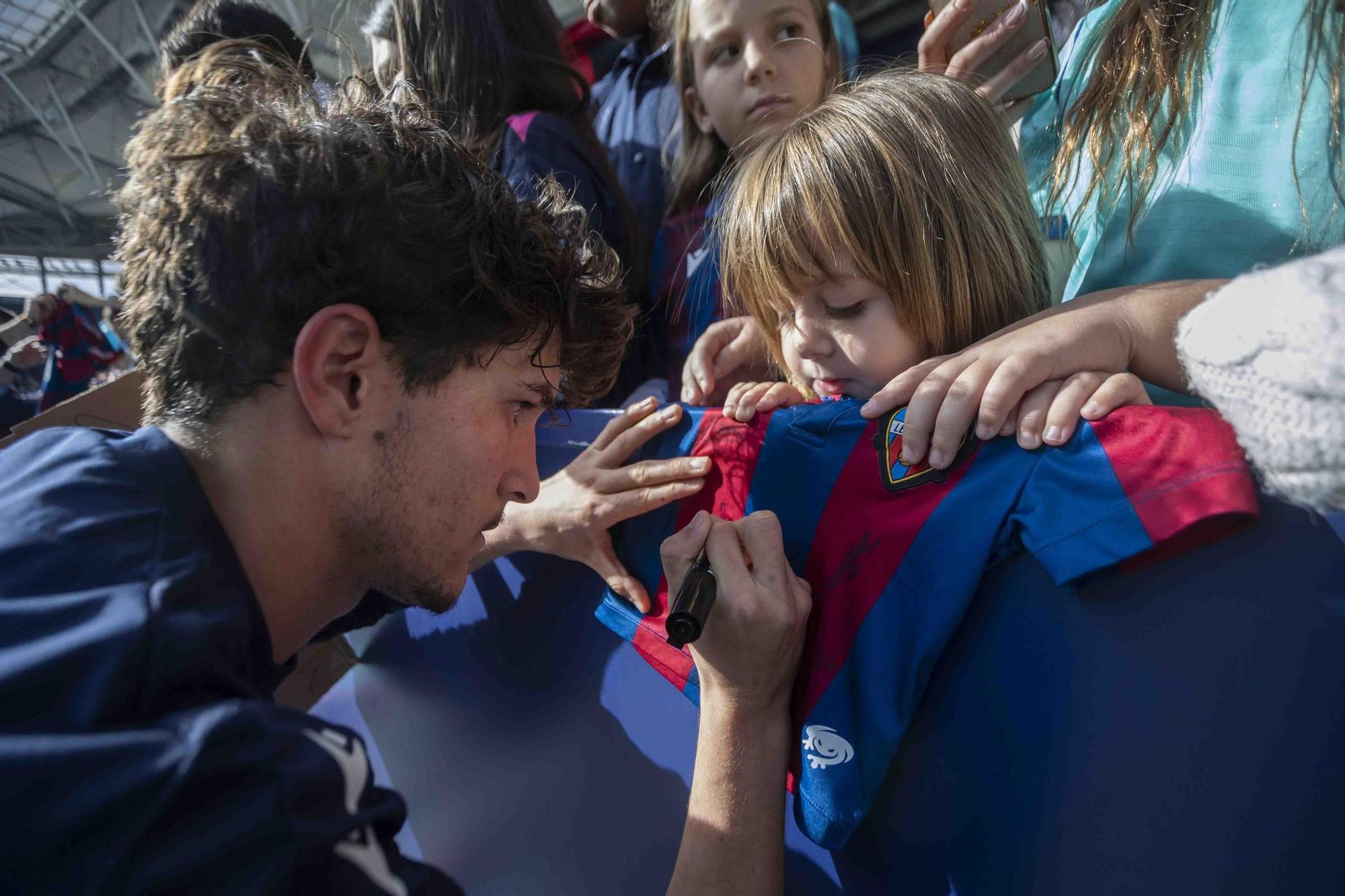 Puertas abiertas entrenamiento Levante