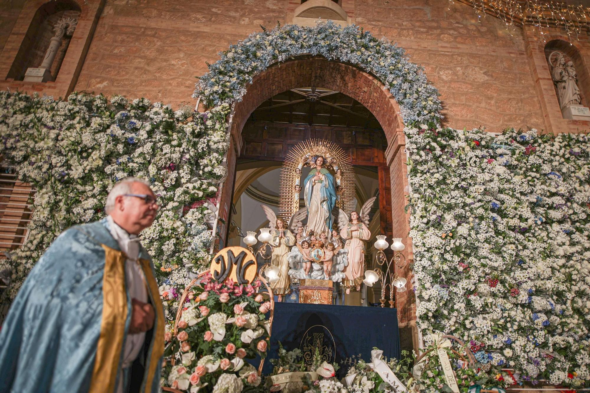 Ofrenda Floral a la Purísima en Torrevieja 2023