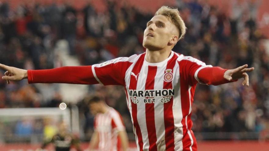 Samu Sáiz celebra un gol amb el Girona.