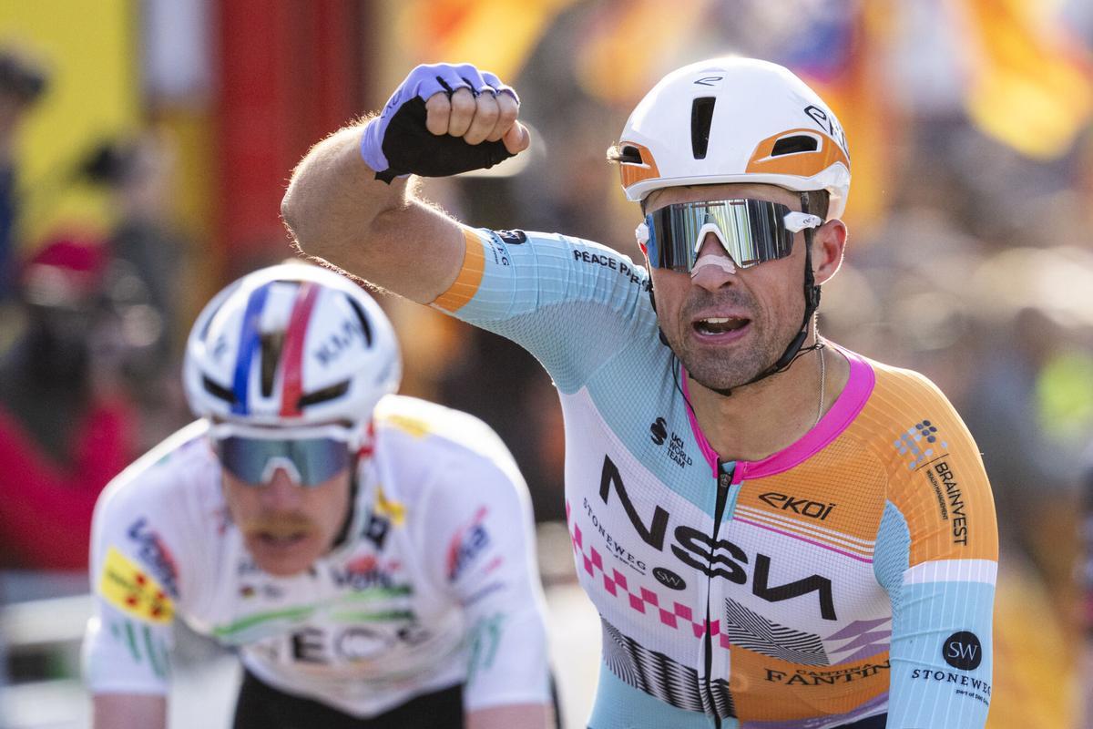 El británico Ethan Vernon (NSN Cycling Team) se adjudicó al esprint la cuarta etapa de la Volta