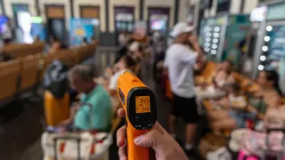 Asfixia en el vestíbulo de la estación de tren de Alicante
