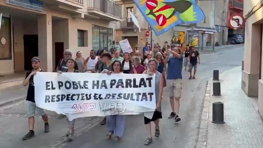 VÍDEO | Manifestació a Moià en contra de l'aprovació de la modificació urbanística per ampliar el polígon del Prat