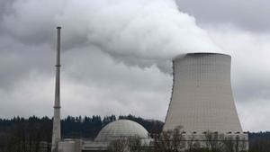 La planta nuclear Isar 2, en Baviera, una de las tres últimas centrales que quedaban todavía en funcionamiento y que Alemania cerrará este sábado.