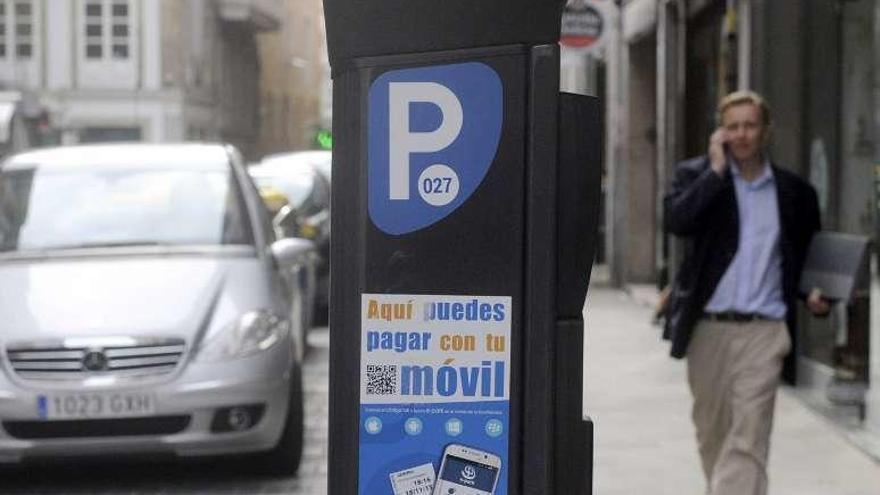 Un parquímetro de la ORA en la calle Marqués de Pontejos.