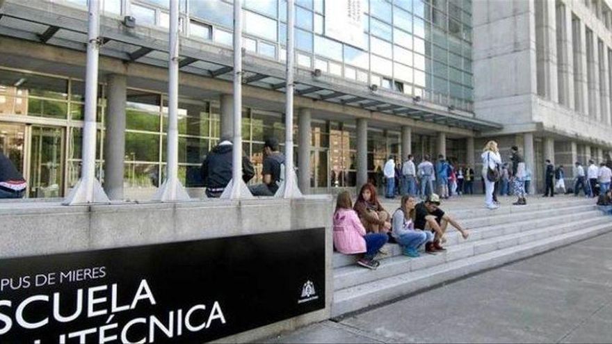 El campus de Mieres gana temporalmente una batalla por mantener los