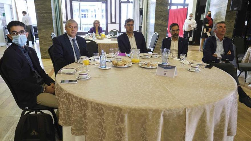 Foro sobre los fondos europeos organizado por el periódico y CaixaBank en el Casino de Santa Cruz de Tenerife.