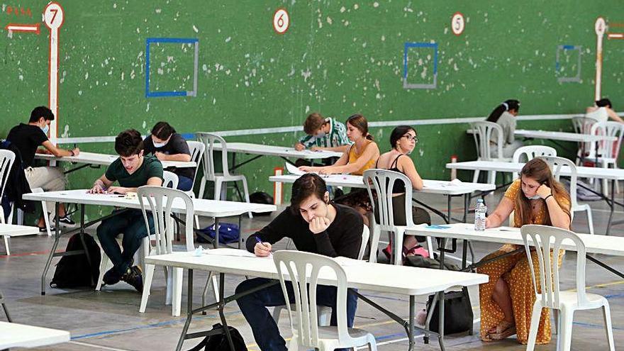 Estudiantes durante la selectividad el pasado julio.