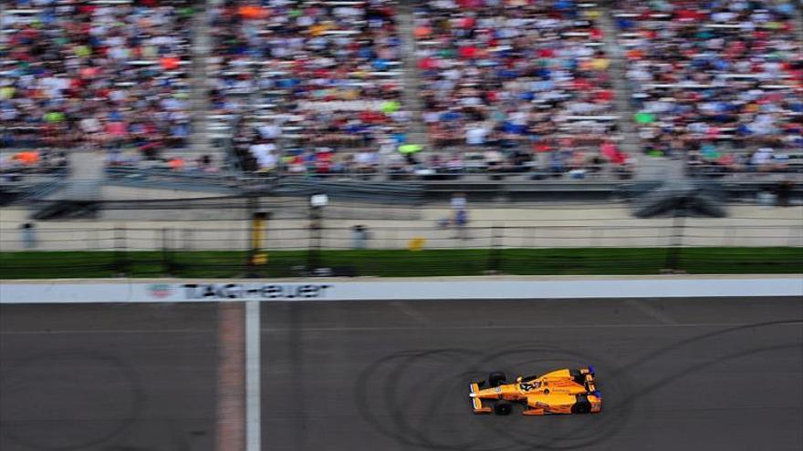 La maldición de Alonso llega a la Indy