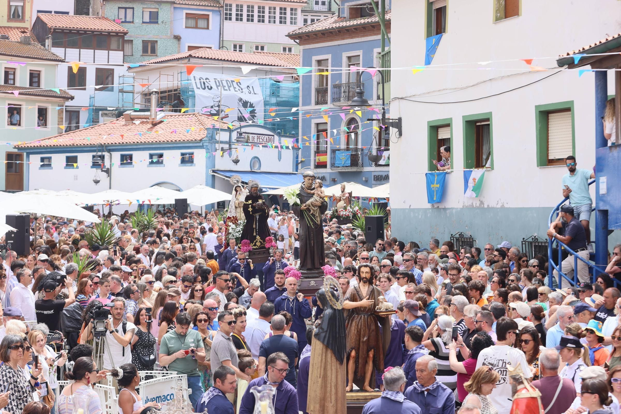 EN IMÁGENES: así fue el día de L'Amuravela en Cudillero