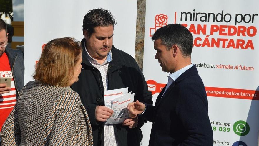 Los ediles José Bernal, Manuel García y Ana Leschiera.