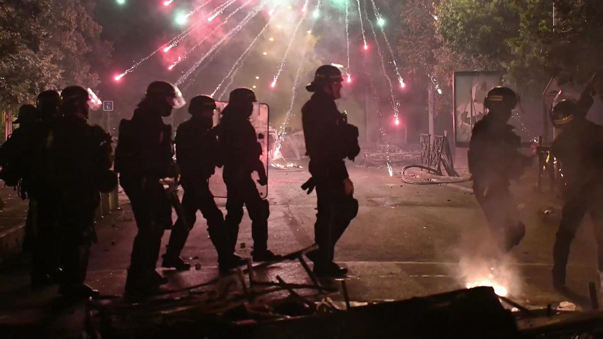 Protestas violentas en Nanterre, Francia, tras matar la policía a un joven de 17 años