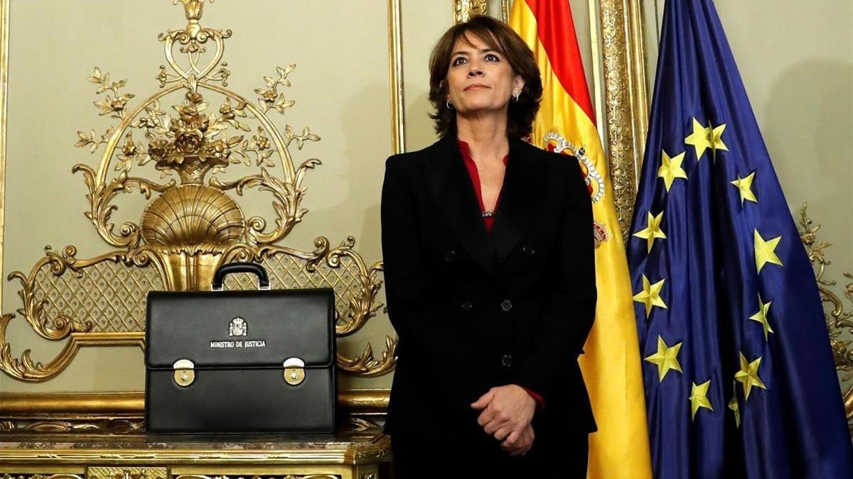 Dolores Delgado, el lunes, antes de traspasar su carpeta de Justicia al nuevo ministro Juan Carlos Campo.