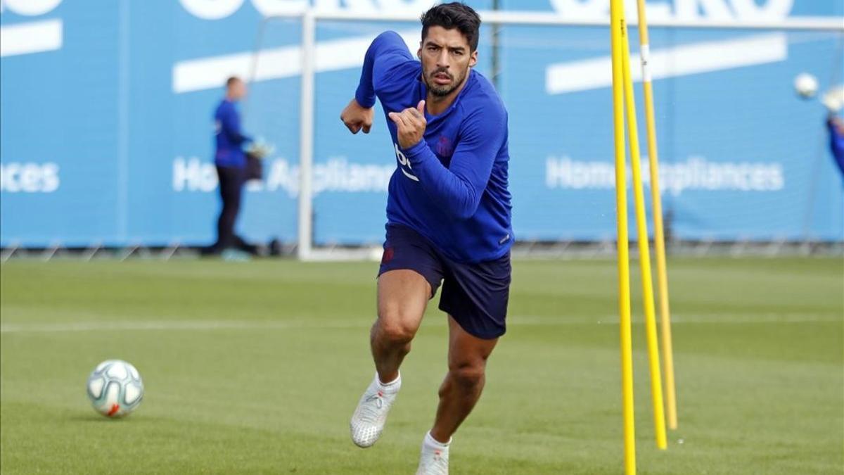 Luis Suárez, en el entrenamiento del Barça en Sant Joan Despí.