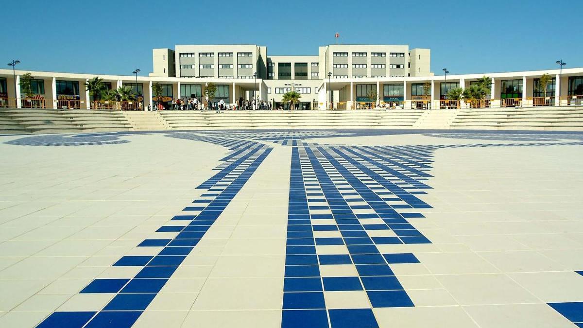 Vista del Ágora y la Facultad de Ciencias Sociales de la Jaume I.