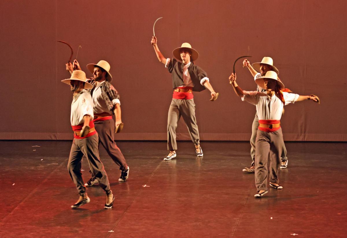 GALERIA | L’Esbart Dansaire Santvicentí estrena espectacle al Conservatori de Manresa GALERIA | L’Esbart Dansaire Santvicentí estrena espectacle al Conservatori de Manresa