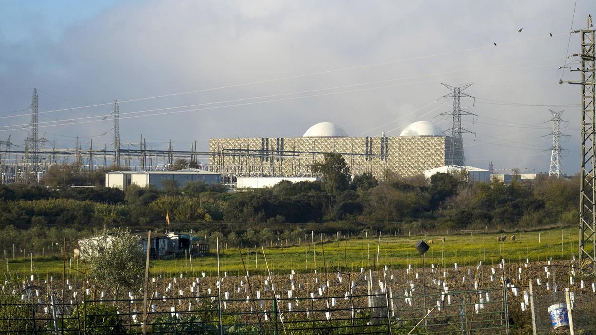 アルマラズ原子力発電所周辺の市長らが原発の継続を求める